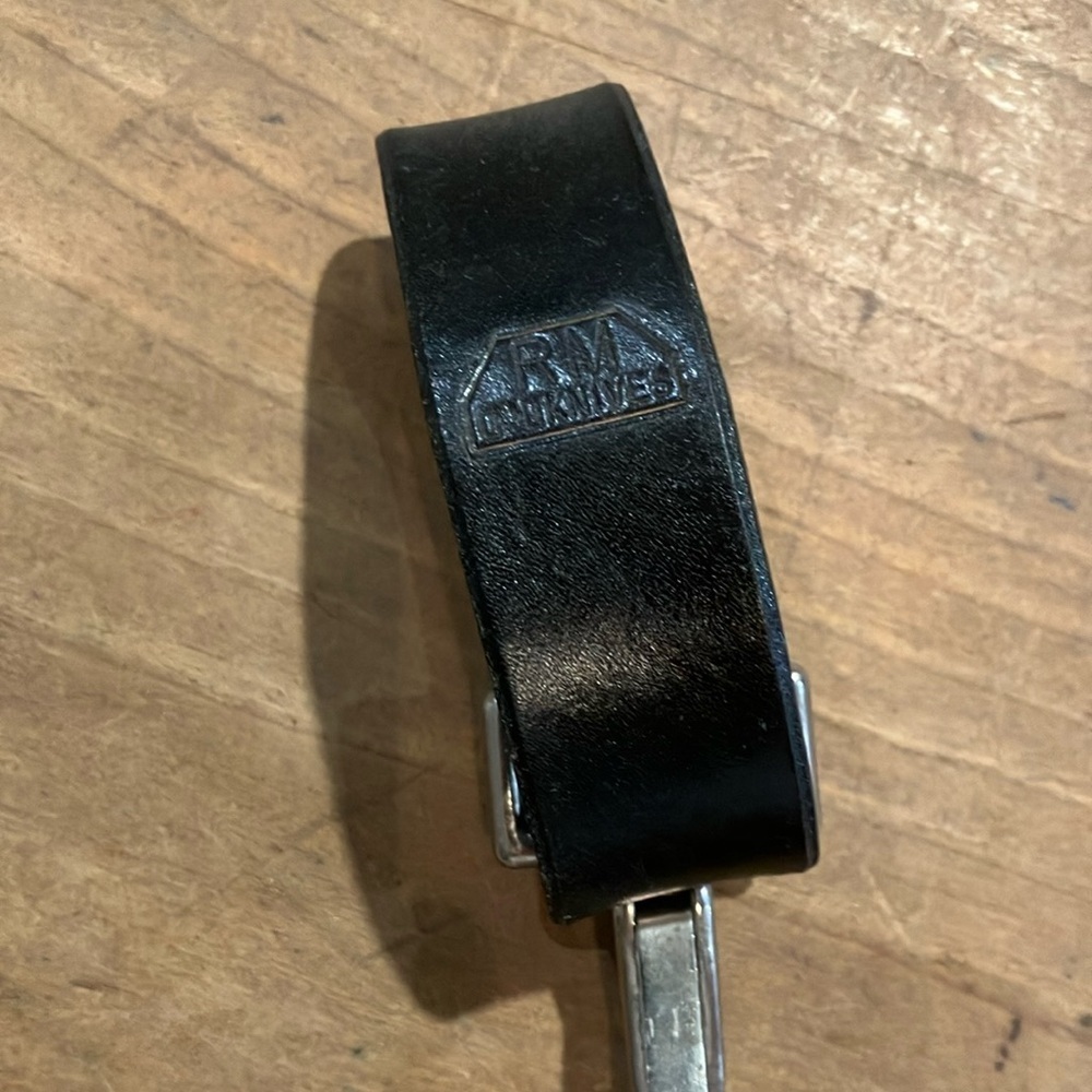 Loop attaches on belt. RM Knives  Black Leather Key fob Holder with Silver Clip - Picture 2 of 9